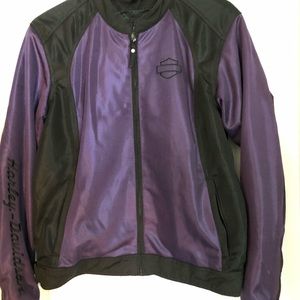 Women’s Harley Davidson wind jacket.